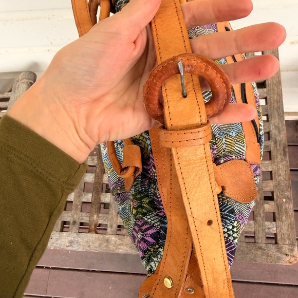 Leather embroidered Huipil bag - Picture 8 of 9